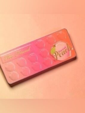 Too Faced Sweet Peach Scented Eyeshadow Palette !  Discontinued!! Authentic